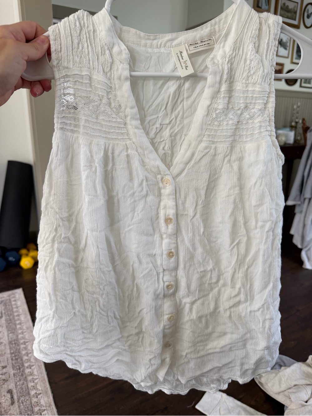 Anthropologie Whit Button-Front Lace Sleeveless Top